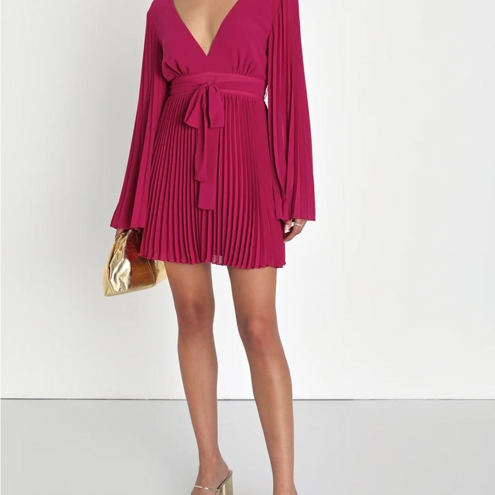 Elegant Pink Pleated Dress